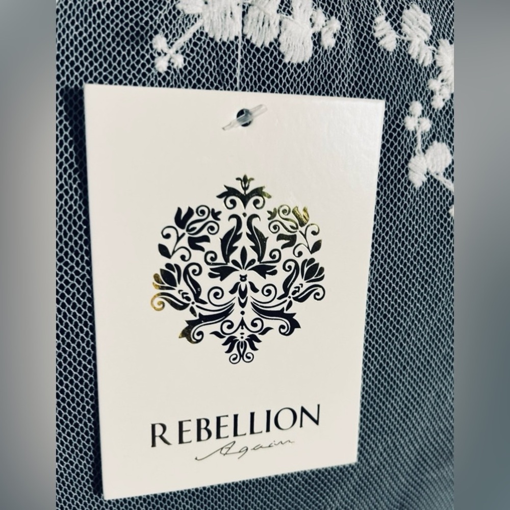 NWT REBELLION SMALL LACE CROP BELL SLEEVES CREAM IVORY V NECK FLORAL BOH… - Picture 11 of 12